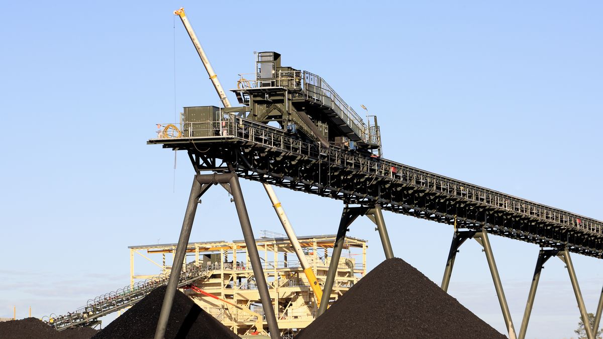 Další vlna sankcí, od srpna přestane EU dovážet ruské uhlí